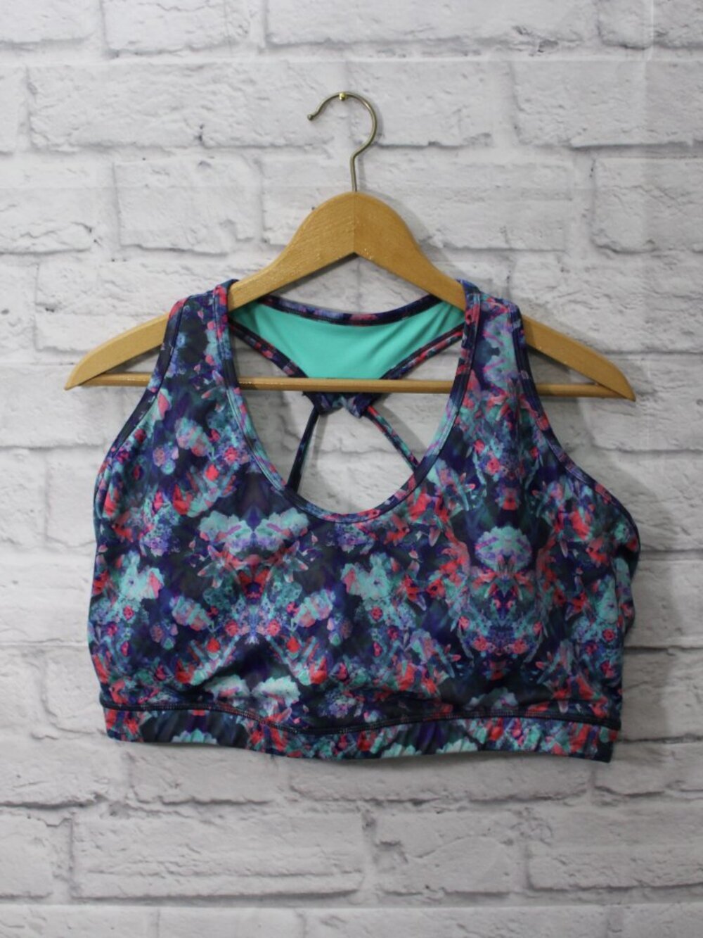 Lily + Bloome Plus 2X Blue Pink Abstract Strappy Medium Support Nila Sports Bra